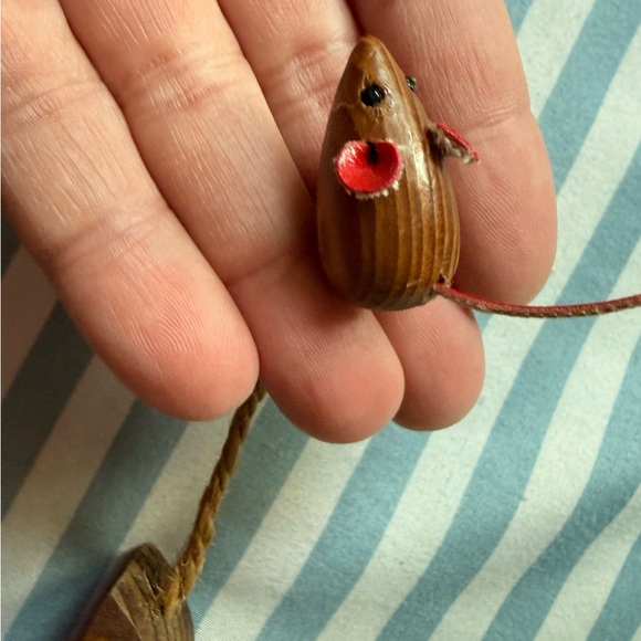 Wooden Cat Wall Decor with Bell - Picture 5 of 5